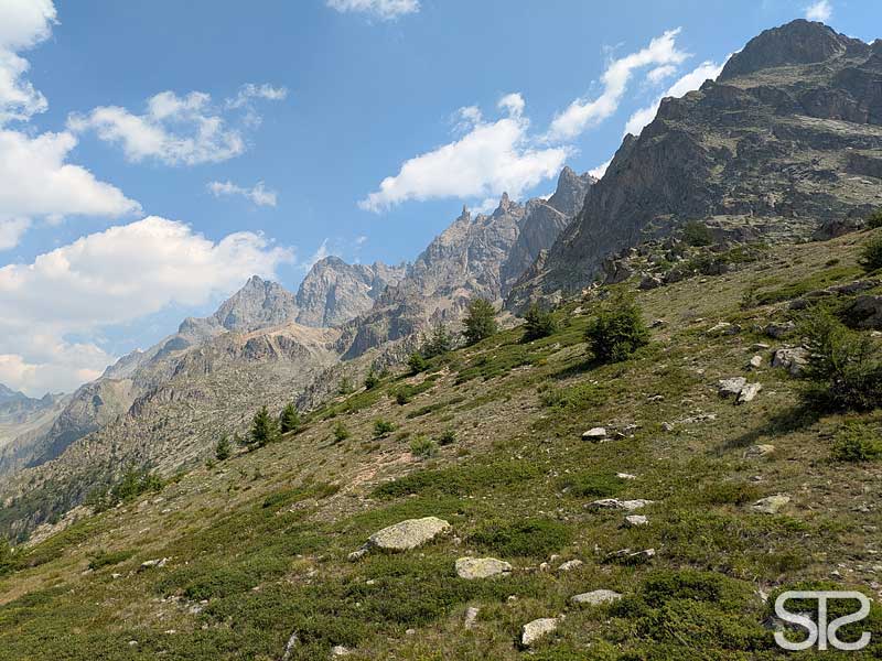 © STƧ crête de la roche du fraysse, clocher de clouzis