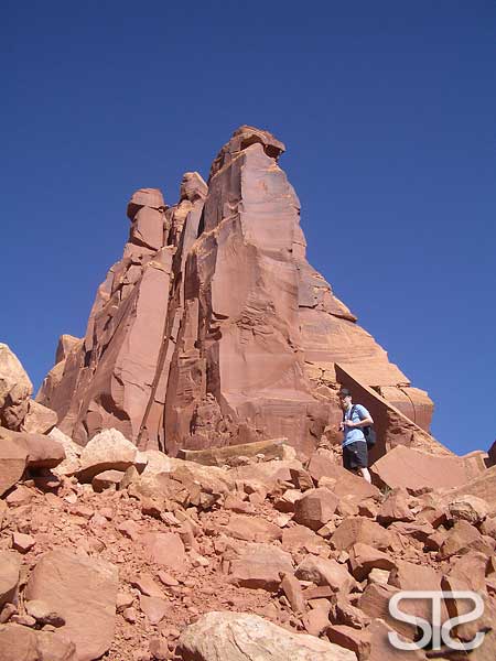 © STƧ south six shooter, southface left