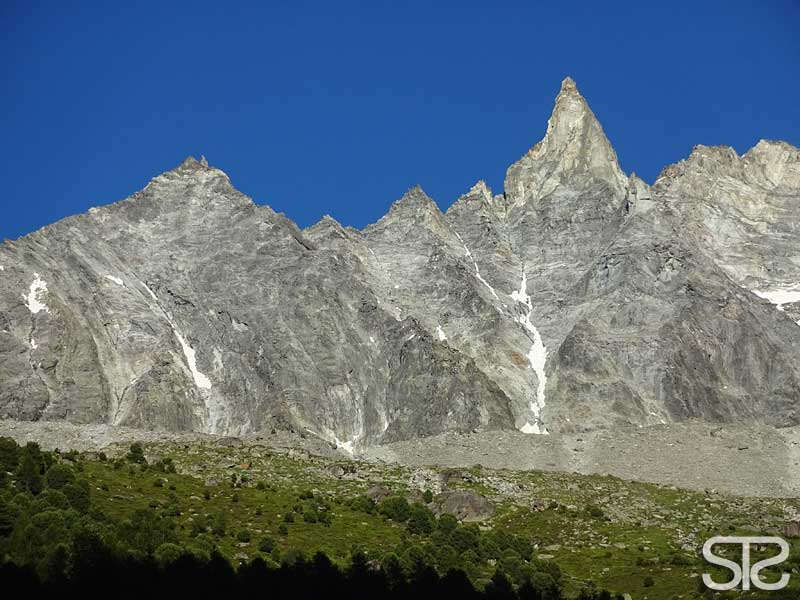 © STƧ aiguille de la tsa, douves blanches